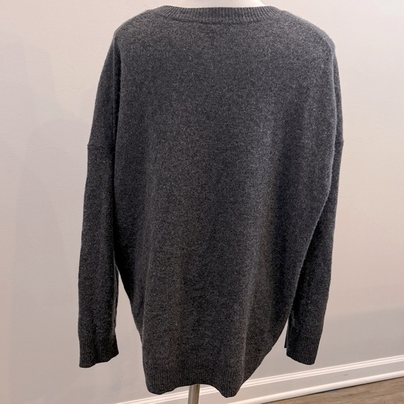 Banana Republic Cashmere Medium Men’s Charcoal Gray Sweater - Picture 5 of 9